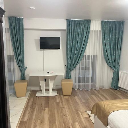 Grey Boutique Hotel Palas Iasi Bagian luar foto
