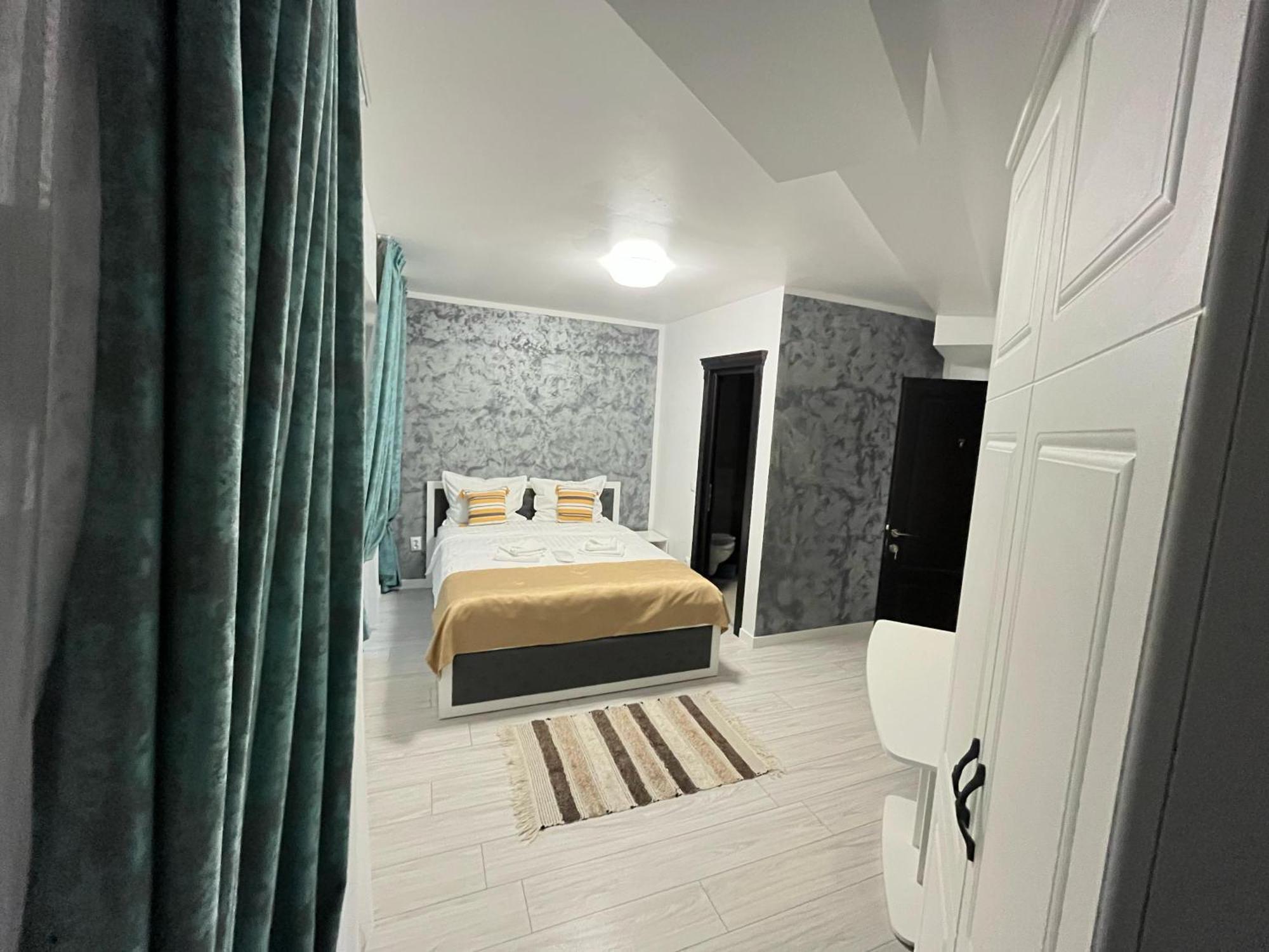 Grey Boutique Hotel Palas Iasi Bagian luar foto