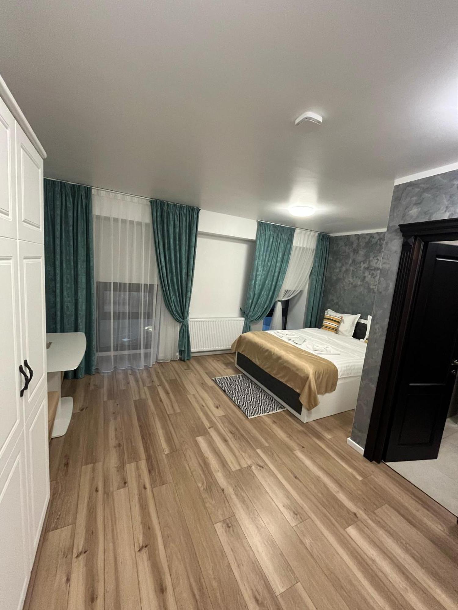 Grey Boutique Hotel Palas Iasi Bagian luar foto