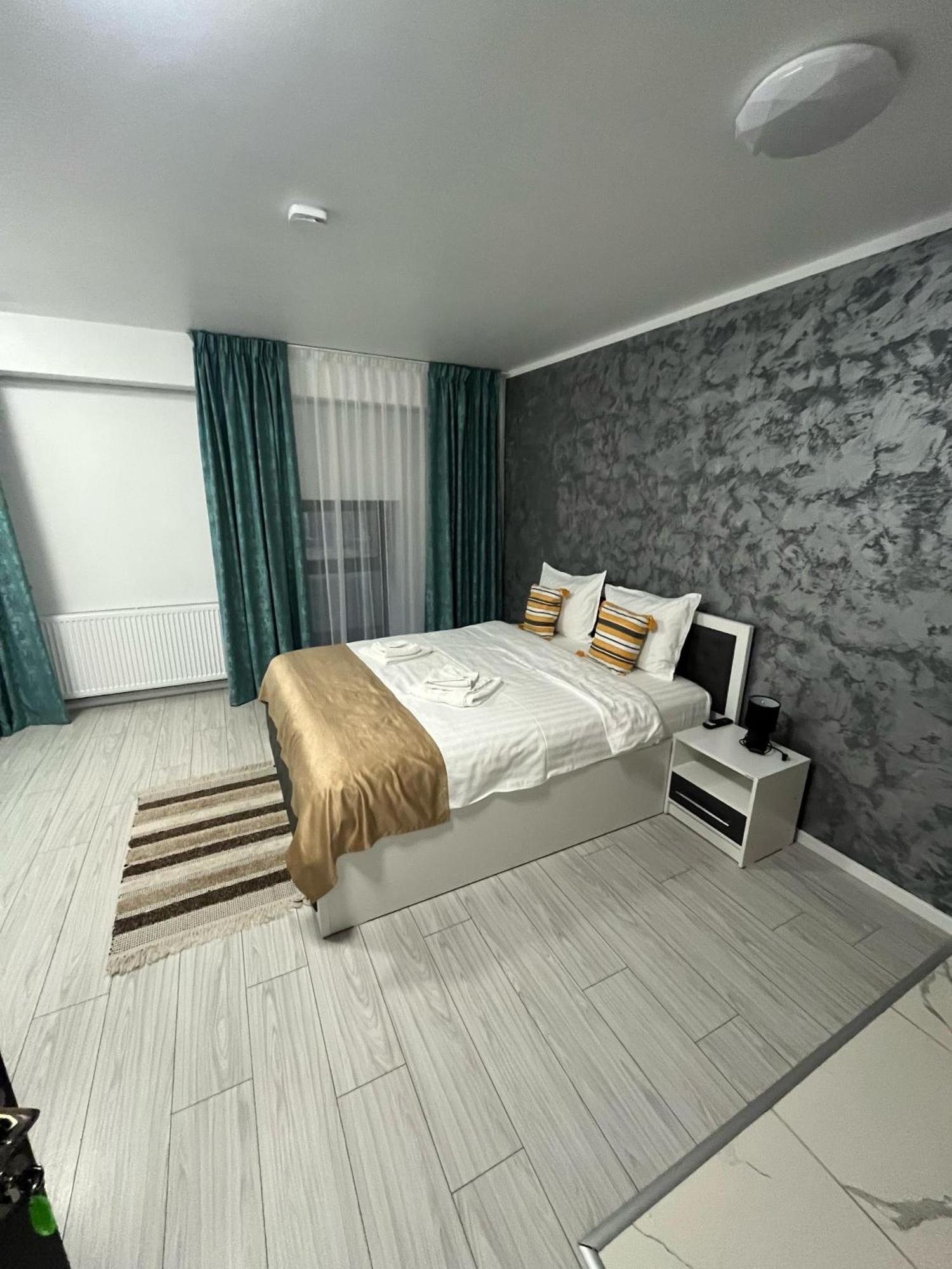Grey Boutique Hotel Palas Iasi Bagian luar foto