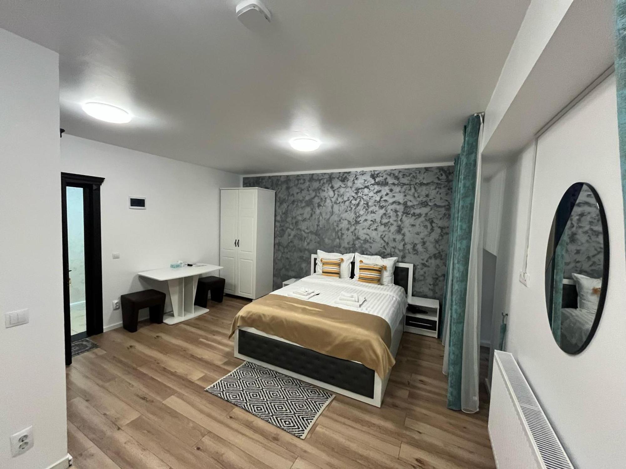 Grey Boutique Hotel Palas Iasi Bagian luar foto