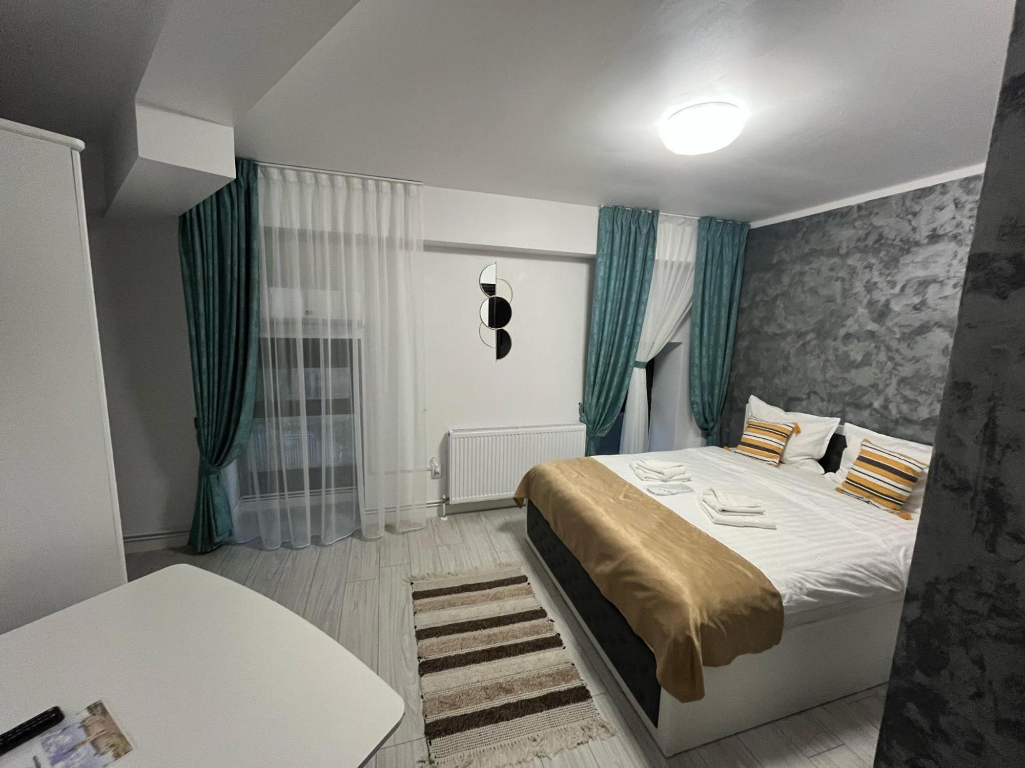 Grey Boutique Hotel Palas Iasi Bagian luar foto